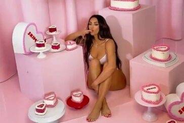 Kim Kardashian Lingerie Skims Photoshoot BTS Video  - Usa on picsfans.net