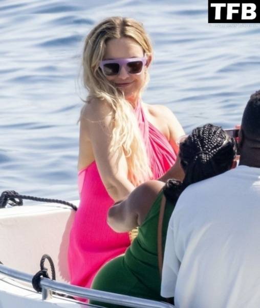Kate Hudson is Seen on Her Family Trip to Nerano on picsfans.net