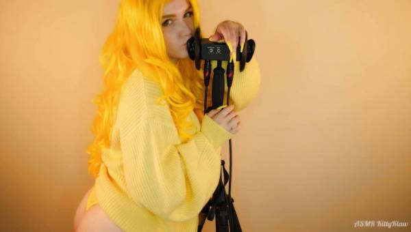 Kitty Klaw ASMR - Yellow - Licking and Mouth sounds on picsfans.net